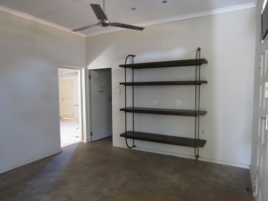 6 Bedroom Property for Sale in Hankey Eastern Cape